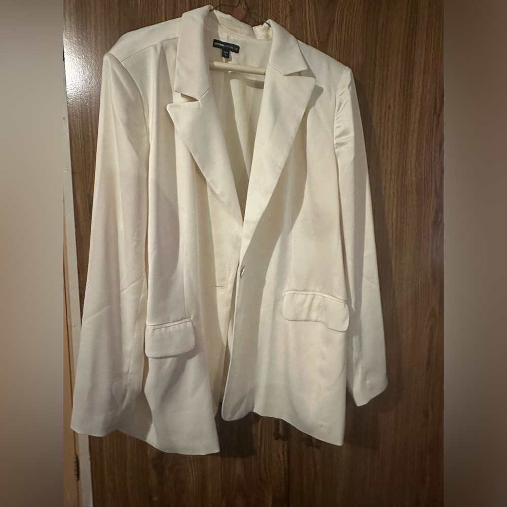 Express x Rachel Zoe off white satin blazer